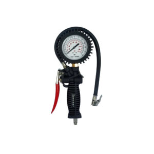 Pistol pentru umflarea anvelopelor cu manometru